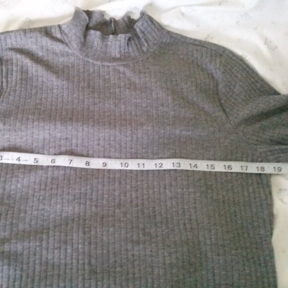 Joe Fresh Women's Long Sleeve Lettuce Trim Turtleneck, Grey, XL - Picture 4 of 7